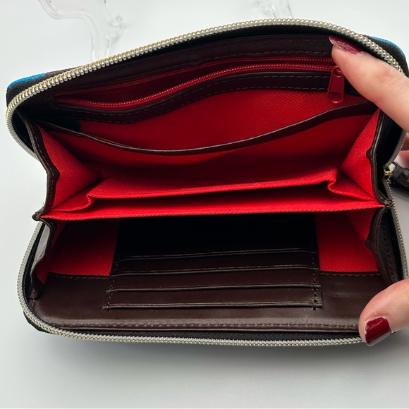 Dooney & Bourke BROWN with Blue Chevron Zip Around Wallet NWOT - Picture 7 of 12